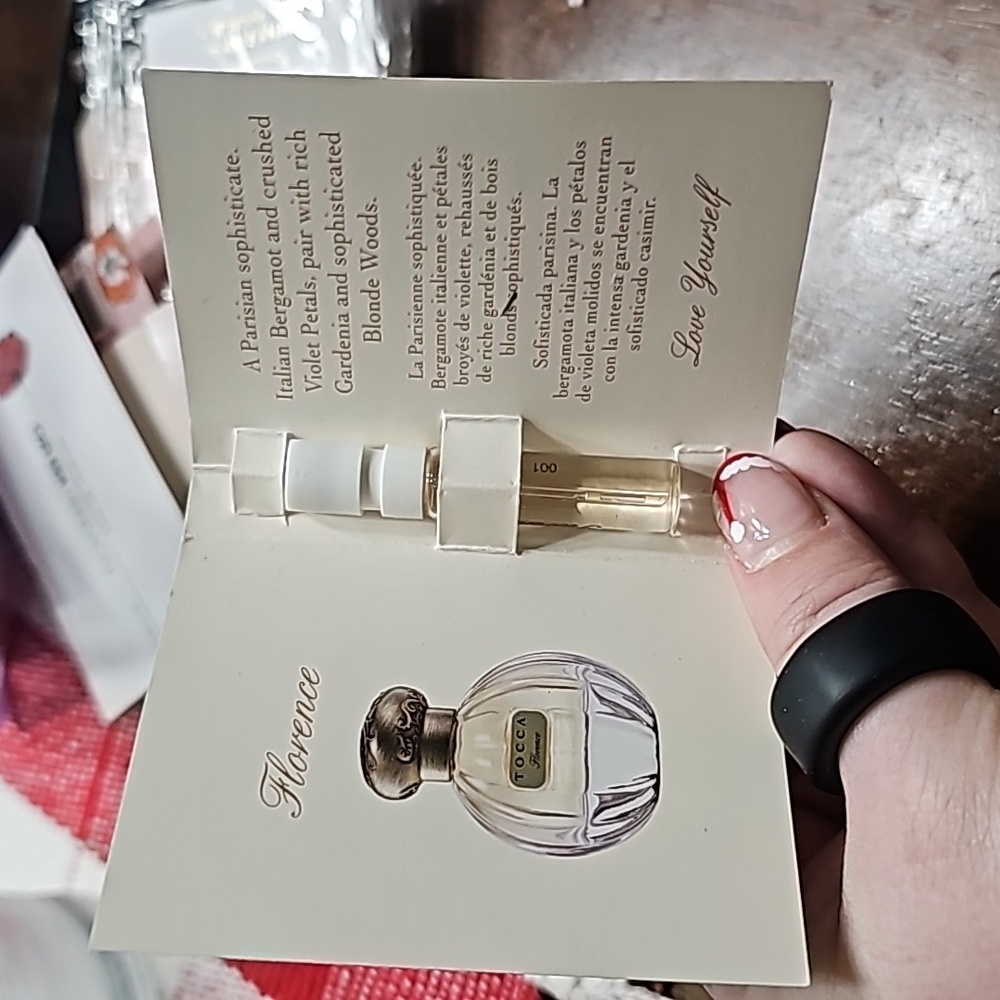 TOCCA Florence Eau De Parfum 0.05oz/1.5ml Spray Sample Travel Size - Picture 2 of 3